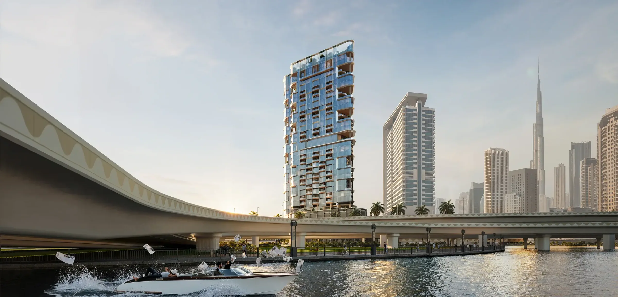 La torre vista desde el canal de agua